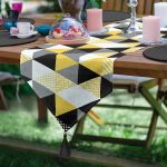 Realhomes Üçgen Mozaik Desenli Dijital Baskılı Özel Tasarım Püsküllü Şönil Üçgen Runner Realhomes