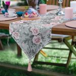 - UcgenRunner-2417-Gorsel - Realhomes  Füme Temalı Kavaniçe Çiçek Motifli Dijital Baskılı Püsküllü Şönil Üçgen Runner Realhomes