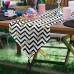 Kar Tanesi Motifli Zigzag Temalı Dijital Baskılı Püsküllü Şönil Üçgen Runner Realhomes