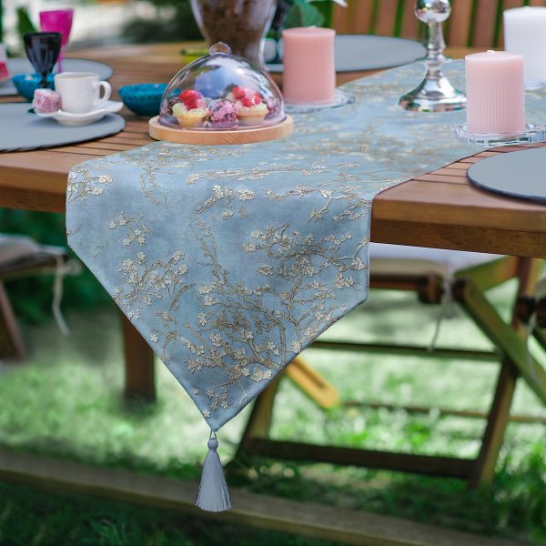 - UcgenRunner-3002-Gorsel - Realhomes  Realhomes Kanaviçe Motifli Yılbaşı Temalı Dijital Baskılı Özel Tasarım Püsküllü Şönil Üçgen Runner Realhomes