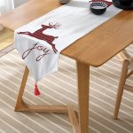 - UcgenRunner-3060-Gorsel-2 - Realhomes  Realhomes Joy Ekose Geyik Desenli Dekoratif Özel Tasarım Püsküllü Şönil Üçgen Runner Realhomes