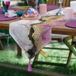 Realhomes Mürdüm Beyaz Altın Desenli Modern Özel Tasarım Püsküllü Şönil Üçgen Runner Realhomes