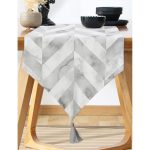 Realhomes Geometrik Desenli Mermer Zeminli Modern Özel Tasarım Püsküllü Şönil Üçgen Runner Realhomes