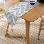 Realhomes Geometrik Desenli Mermer Zeminli Modern Özel Tasarım Püsküllü Şönil Üçgen Runner Realhomes