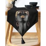 - UcgenRunner-3348-Gorsel-1 - Realhomes Realhomes Siyahi Kadın Özel Tasarımlı Modern Dekoratif Özel Tasarım Püsküllü Şönil Üçgen Runner Realhomes