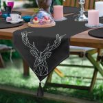 Realhomes Siyah Zeminli Geometrik Geyik Çizimli Modern Özel Tasarım Püsküllü Şönil Üçgen Runner Realhomes