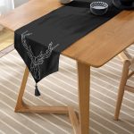 Realhomes Siyah Zeminli Geometrik Geyik Çizimli Modern Özel Tasarım Püsküllü Şönil Üçgen Runner Realhomes