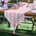 - UcgenRunner-3409-Gorsel - Realhomes Realhomes Pembe Renklerin Uyumu Modern Tasarımlı Dekoratif Özel Tasarım Püsküllü Şönil Üçgen Runner Realhomes