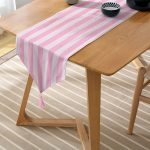 - UcgenRunner-3409-Gorsel-2 - Realhomes Realhomes Pembe Renklerin Uyumu Modern Tasarımlı Dekoratif Özel Tasarım Püsküllü Şönil Üçgen Runner Realhomes