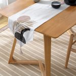 RealHomes Bohemian Özel Tasarım Dekoratif Püsküllü Şönil Üçgen Runner Realhomes