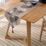 - UcgenRunner-4303-Gorsel-2 - Realhomes  RealHomes Rustic House Dijital Baskılı Püsküllü Şönil Üçgen Runner Realhomes