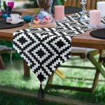 RealHomes Dijital Baskılı Özel Tasarım Püsküllü Şönil Üçgen Runner Realhomes