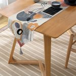 - UcgenRunner-7064-Gorsel-2 - Realhomes Realhomes Sanatsal Motifli Çiçek Detaylı Dijital Baskılı Özel Tasarım Püsküllü Şönil Üçgen Runner Realhomes