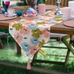 Realhomes Pudra Zeminde Onedraw Çizimli Rengarenk Çiçek Desenli Dijital Baskılı Özel Tasarım Püsküllü Şönil Üçgen Runner Realhomes