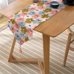 Realhomes Pudra Zeminde Onedraw Çizimli Rengarenk Çiçek Desenli Dijital Baskılı Özel Tasarım Püsküllü Şönil Üçgen Runner Realhomes