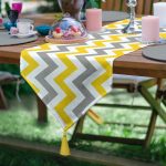 RealHomes Dijital Baskılı Özel Tasarım Püsküllü Şönil Üçgen Runner Realhomes