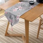 Realhomes Renkli Zemin Üzerinde Flamingo Desenli Yaprak Motifli Dijital Baskılı Özel Tasarım Püsküllü Şönil Üçgen Runner Realhomes