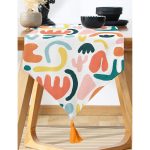 Realhomes Beyaz Zemin Üzerinde Geometrik Desenli Dijital Baskılı Özel Tasarım Püsküllü Şönil Üçgen Runner Realhomes