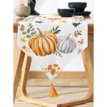 Realhomes Beyaz Zemin Üzerinde Bal Kabağı Desenli Dijital Baskılı Özel Tasarım Püsküllü Şönil Üçgen Runner Realhomes