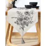 Realhomes Pastel Zemin Üzerinde Çiçek Desenli Dijital Baskılı Özel Tasarım Püsküllü Şönil Üçgen Runner Realhomes