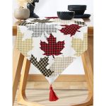 Realhomes Beyaz Zemin Üzerinde Ekoseli Yaprak Desenli Dijital Baskılı Özel Tasarım Püsküllü Şönil Üçgen Runner Realhomes