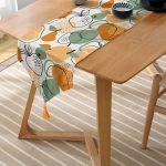 - UcgenRunner-8702-Gorsel-2 - Realhomes  Realhomes Renkli Zemin Üzerinde Onedraw Çizimki Meyva Desenli Dijital Baskılı Özel Tasarım Püsküllü Şönil Üçgen Runner Realhomes