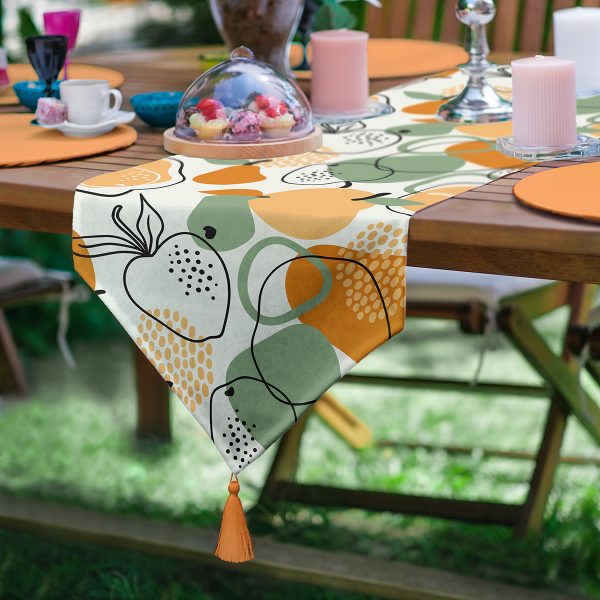 - UcgenRunner-8702-Gorsel - Realhomes  Realhomes Kırmızı Ekose Desenli Geyik Motifli Dijital Baskılı Özel Tasarım Püsküllü Şönil Üçgen Runner Realhomes