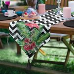 - UcgenRunner-cokzigfla-Gorsel - Realhomes RealHomes Zigzag Flamingo Tasarımlı Dijital Baskılı Dekoratif Püsküllü Şönil Üçgen Runner Realhomes