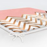 - httpsrealarge.comserdarMinderFermuarli-KareFrm-3149-Gorsel12-Gorsel-5 - Realhomes  Gold ve Pembe Renkli Mermer Desenli Modern Fermuarlı Sandalye Minderi Realhomes