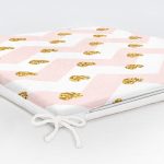 - httpsrealarge.comserdarMinderFermuarli-KareFrm-3223-Gorsel12-Gorsel-5 - Realhomes Pembe Zigzag Desenli Altın Detaylı Modern Fermuarlı Sandalye Minderi Realhomes