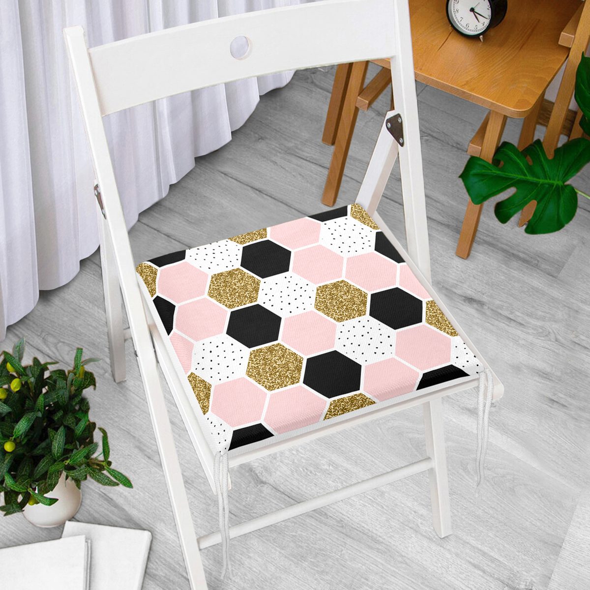 Geometrik Petek Desenli Altın Detaylı Modern Fermuarlı Sandalye Minderi Realhomes