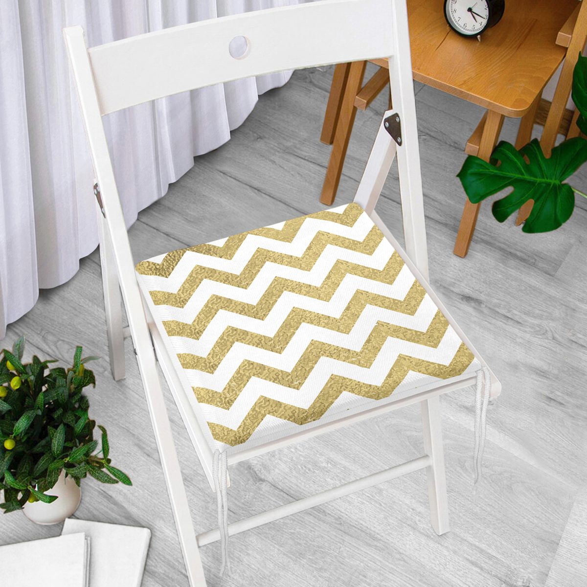 Zigzag Altın Kabartma Desenli Modern Tasarımlı Fermuarlı Sandalye Minderi Realhomes