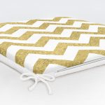 - httpsrealarge.comserdarMinderFermuarli-KareFrm-3257-Gorsel12-Gorsel-5 - Realhomes  Zigzag Altın Kabartma Desenli Modern Tasarımlı Fermuarlı Sandalye Minderi Realhomes