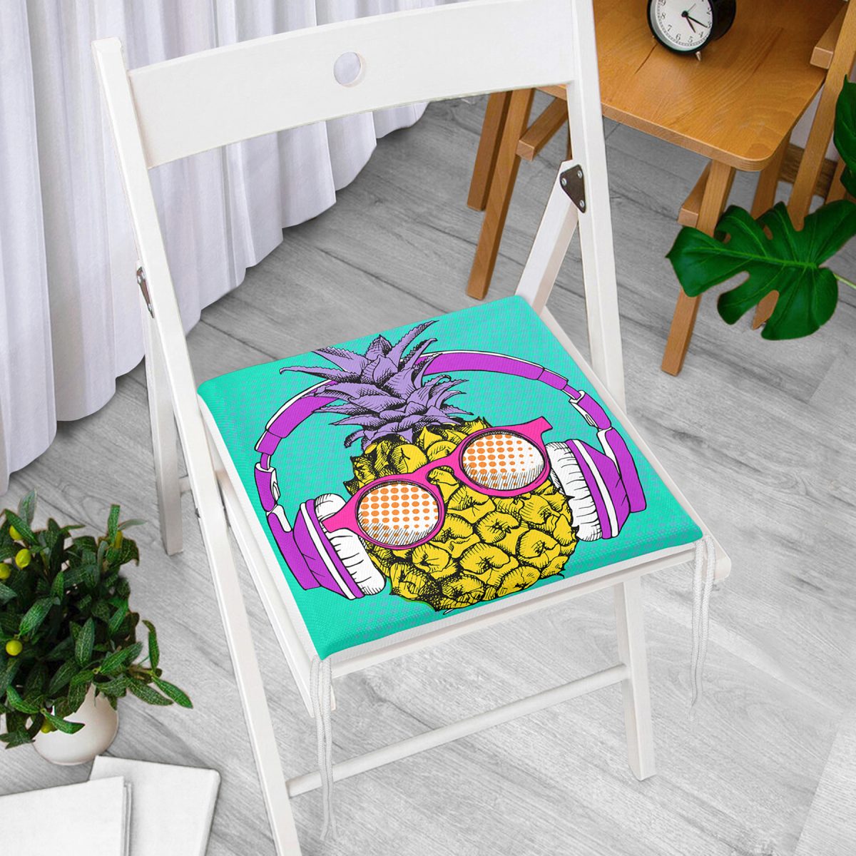 Mavi Zeminde Ananas Desenli Dijital Baskılı Fermuarlı Sandalye Minderi Realhomes