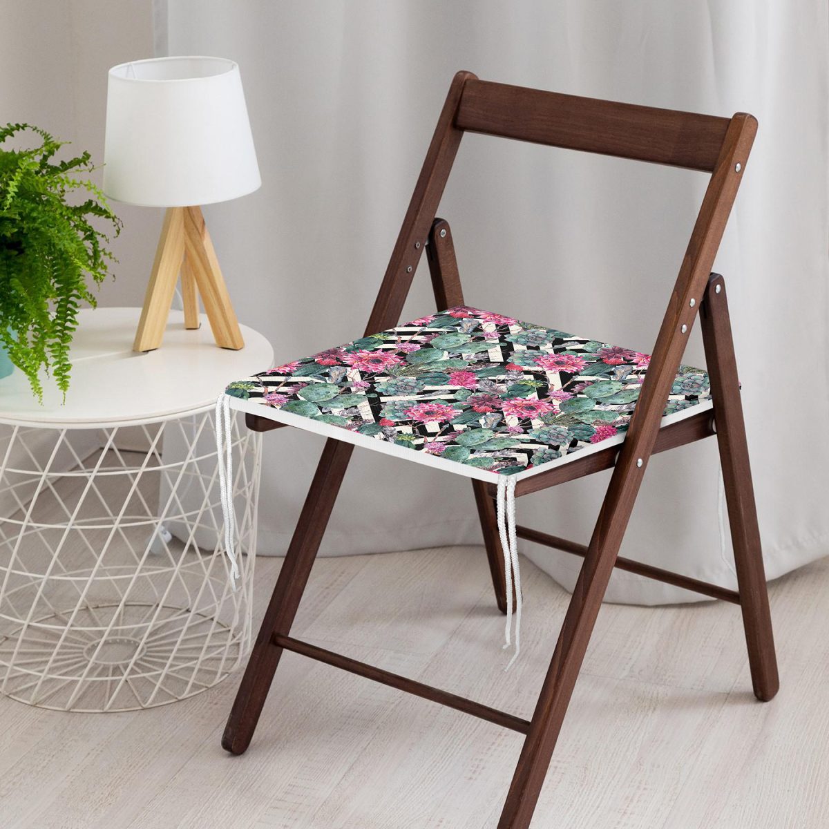 Geometrik Zeminde Çiçek ve Kaktüsler Özel Tasarım Fermuarlı Sandalye Minderi Realhomes