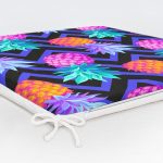 - httpsrealarge.comserdarMinderFermuarli-KareFrm-3324-Gorsel12-Gorsel-5 - Realhomes Mavi Zigzag Zeminli Ananas Desenli Dekoratif Fermuarlı Sandalye Minderi Realhomes