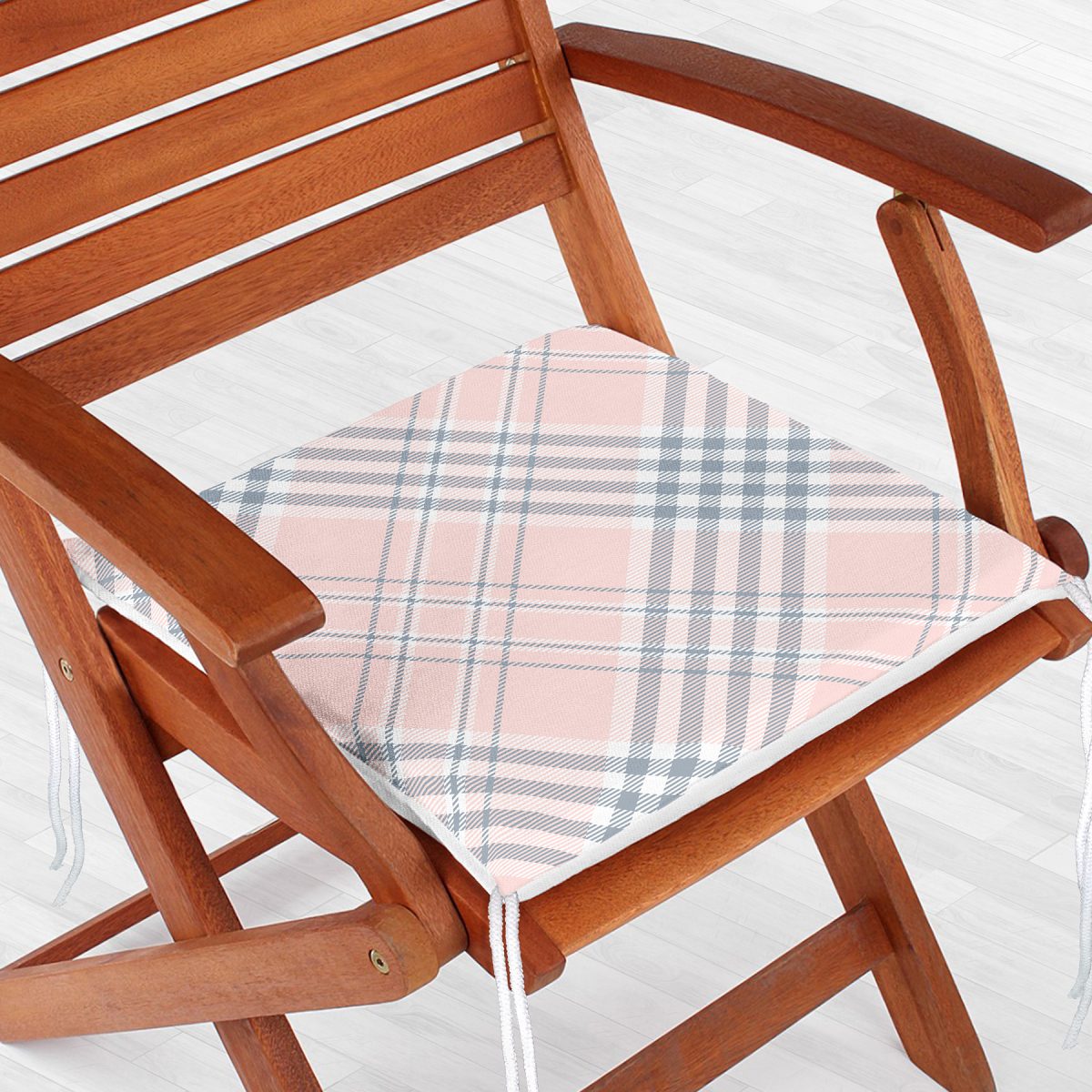 Pembe Zeminli Ekose Desenli Özel Tasarım Fermuarlı Sandalye Minderi Realhomes