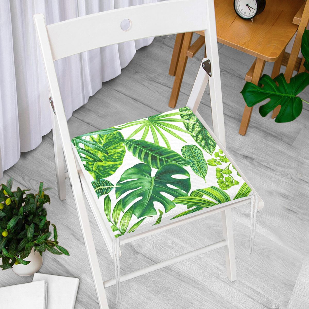 Beyaz Zeminde Watercolor Yapraklar Özel Tasarımlı Fermuarlı Sandalye Minderi Realhomes