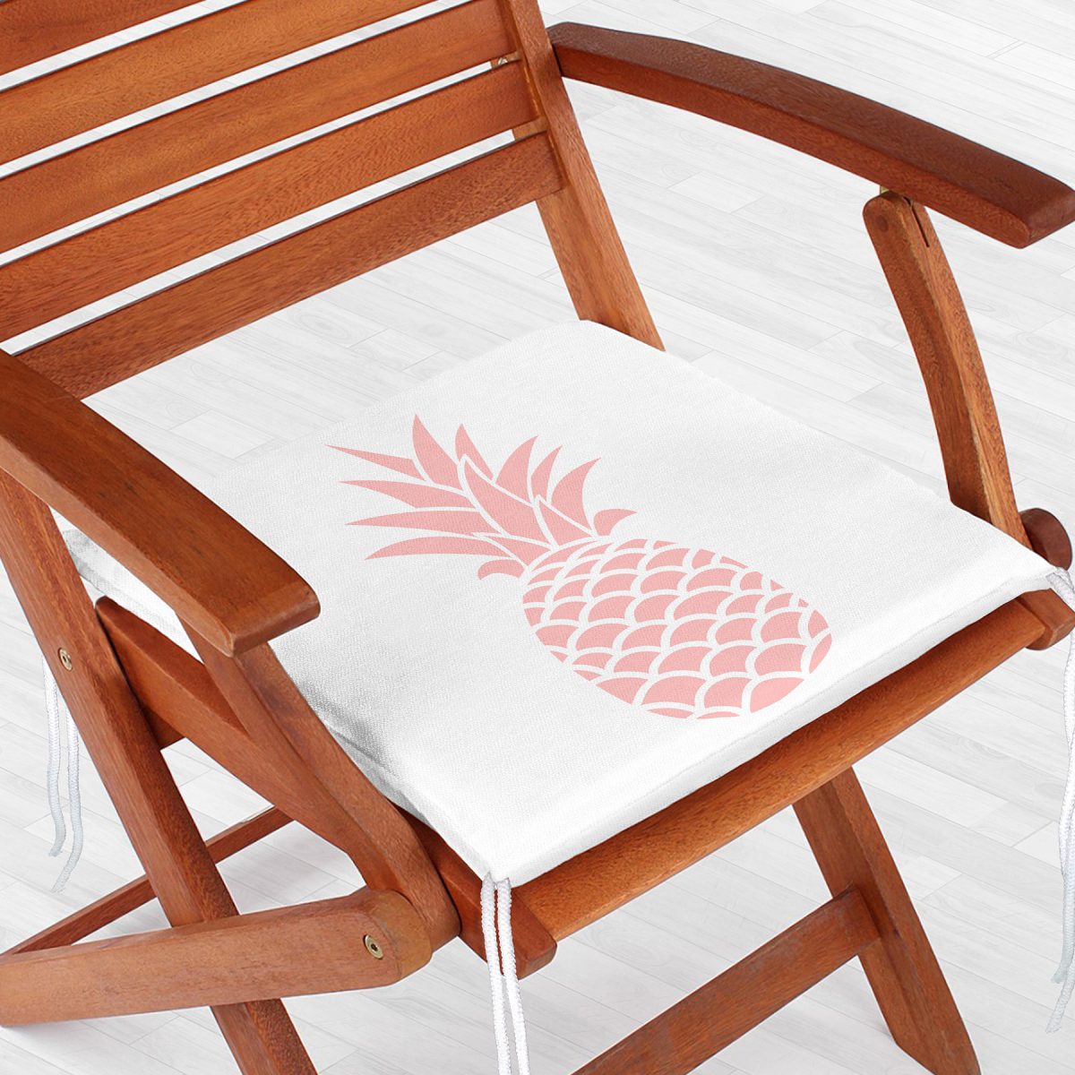 Beyaz Zeminde Pembe Ananas Tasarımlı Dijital Baskılı Fermuarlı Sandalye Minderi Realhomes