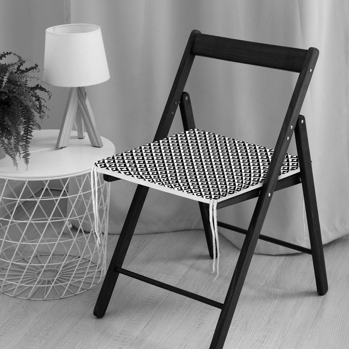 Siyah Beyaz Üçgen Geometrik Desenli Dijital Baskılı Fermuarlı Sandalye Minderi Realhomes