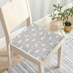 - httpsrealarge.comserdarMinderFermuarli-KareFrm-3564-Gorsel12-Gorsel-2 - Realhomes Gri Zeminli Geyikler ve Kar Taneleri Tasarımlı Dijital Baskılı Fermuarlı Sandalye Minderi Realhomes