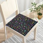 - httpsrealarge.comserdarMinderFermuarli-KareFrm-3771-Gorsel12-Gorsel-2 - Realhomes  Realhomes Siyah Zeminde Renkli Motifler Dijital Baskılı Modern Fermuarlı Sandalye Minderi Realhomes