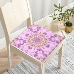 - httpsrealarge.comserdarMinderFermuarli-KareFrm-3781-Gorsel12-Gorsel-2 - Realhomes  Realhomes Pembe Zeminde Damask Desenli Özel Tasarım Dijital Baskılı Modern Fermuarlı Sandalye Minderi Realhomes