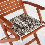 - httpsrealarge.comserdarMinderFermuarli-KareFrm-3791-Gorsel12-Gorsel-1 - Realhomes  Realhomes Leopar Motifli Dijital Baskılı Fermuarlı Sandalye Minderi Realhomes