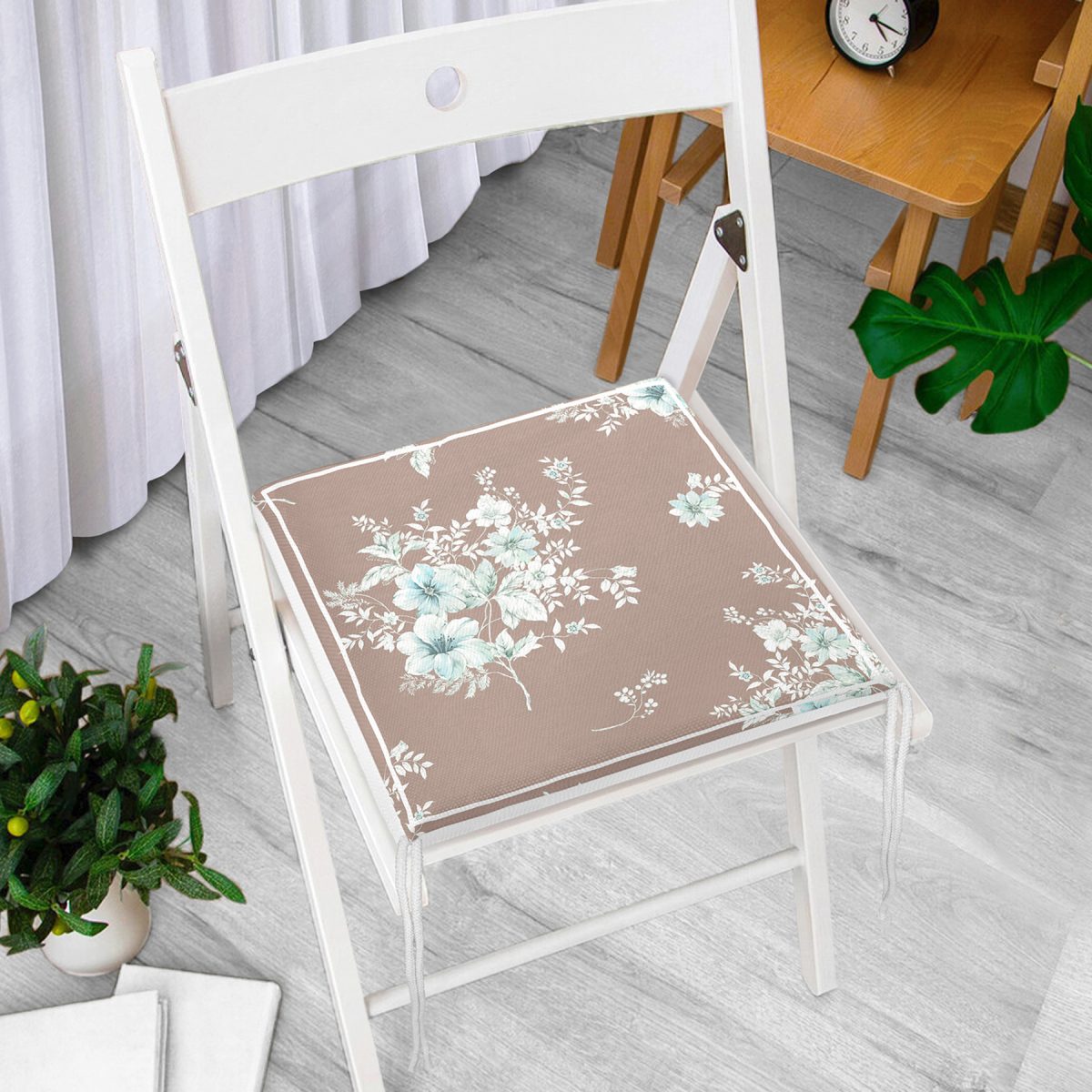 Kahverengi ve Çiçeklerin Uyumu Özel Tasarım Dijital Baskılı Fermuarlı Sandalye Minderi Realhomes