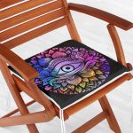 - httpsrealarge.comserdarMinderFermuarli-KareFrm-5009siyah-Gorsel12-Gorsel-1 - Realhomes  RealHomes Siyah Zeminde Renkli Üçüncü Göz Motifli Fermuarlı Sandalye Minderi Realhomes