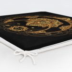 Siyah Zeminde Gold Hilal İçerisinde Üçüncü Göz Motifli Dijital Baskılı Fermuarlı Sandalye Minderi Realhomes