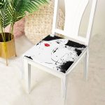 - httpsrealarge.comserdarMinderFermuarli-KareFrm-5083-Gorsel12-Gorsel-3 - Realhomes Kırmızı Rujlu Siyah Beyaz Fashion Girl Motifli Fermuarlı Sandalye Minderi Realhomes