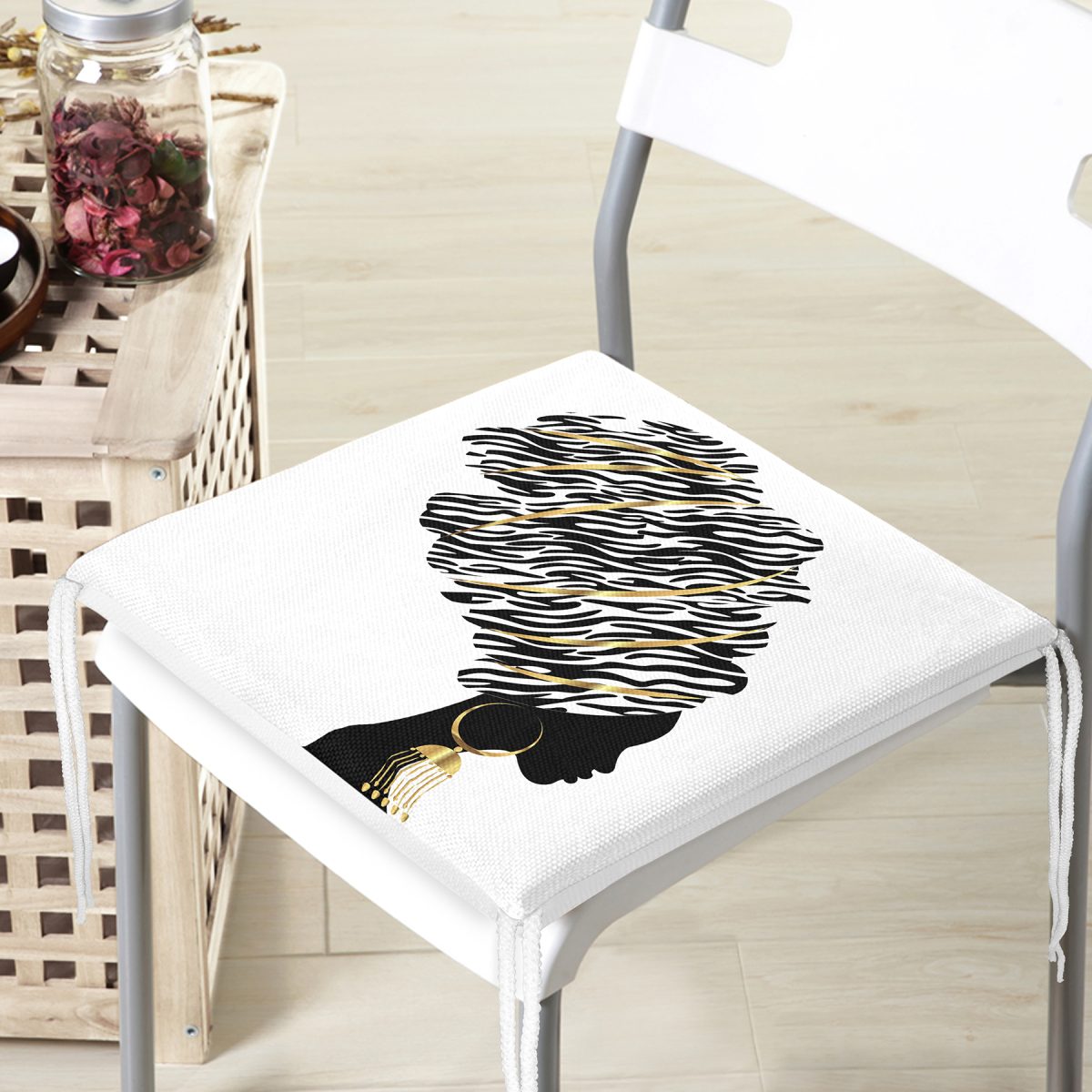 Siyah Beyaz Zenci Kadın Motifli Modern Dekoratif Fermuarlı Sandalye Minderi Realhomes