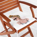 - httpsrealarge.comserdarMinderFermuarli-KareFrm-5107-Gorsel12-Gorsel-1 - Realhomes Güneş Gözlüklü Genç Kadın Desenli Modern Fermuarlı Sandalye Minderi Realhomes